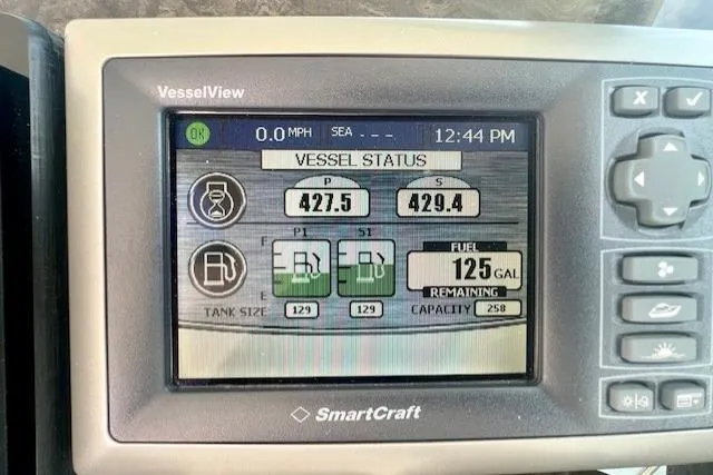 Stay Loose Yacht Photos Pics SmartCraft VesselView display on 2013 Sea Ray 410 Sundancer showing vessel status and fuel levels.