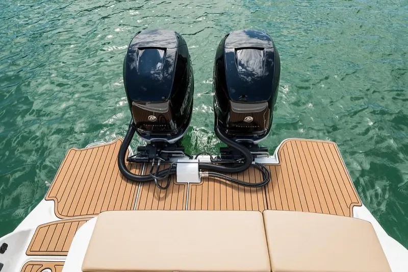  Yacht Photos Pics 2023-Sea-Ray-SDX-290-Outboard-MarineMax