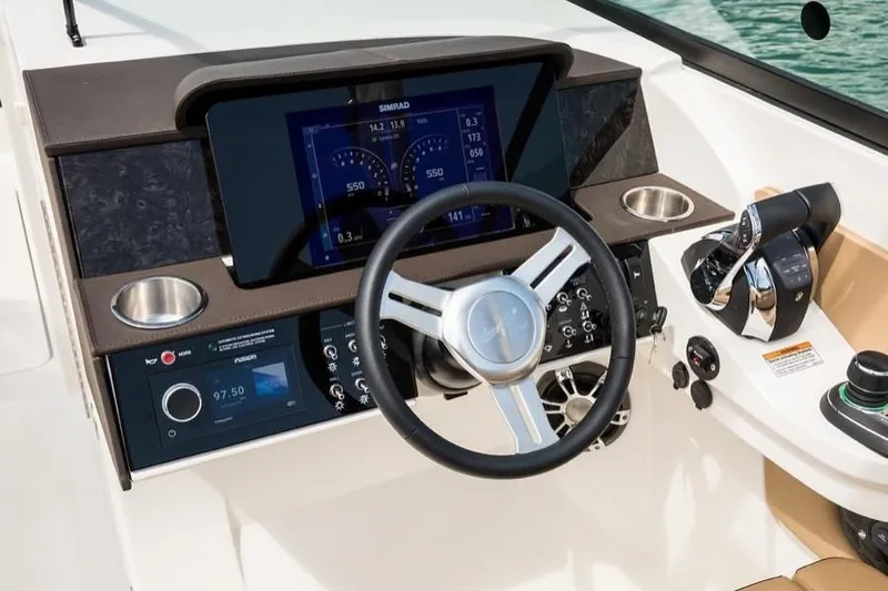  Yacht Photos Pics 2023-Sea-Ray-SDX-290-Outboard-MarineMax