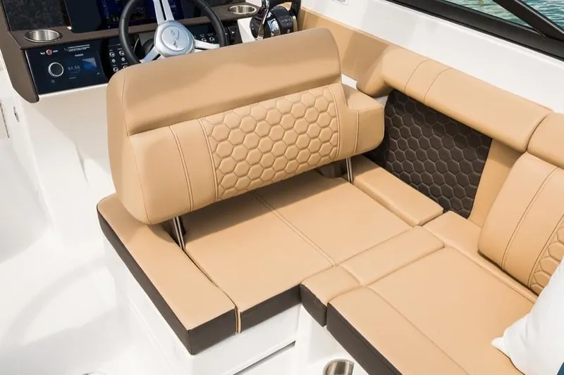  Yacht Photos Pics 2023-Sea-Ray-SDX-290-Outboard-MarineMax