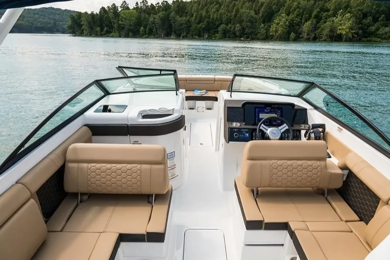  Yacht Photos Pics 2023-Sea-Ray-SDX-290-Outboard-MarineMax