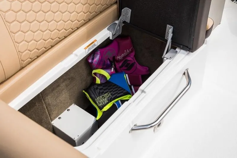  Yacht Photos Pics 2023-Sea-Ray-SDX-290-Outboard-MarineMax