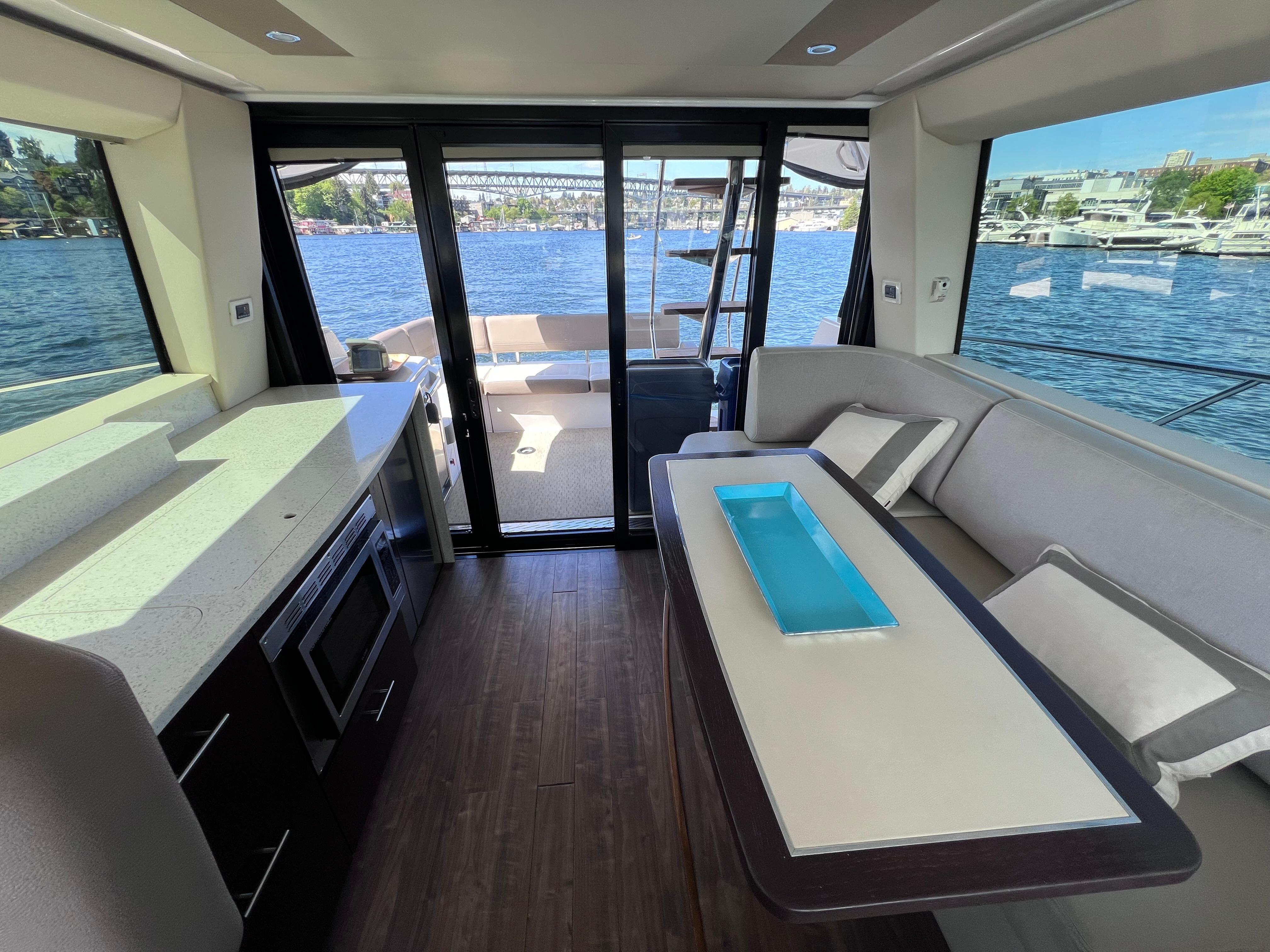 2017 Regal 42 Fly Flybridge for sale - YachtWorld