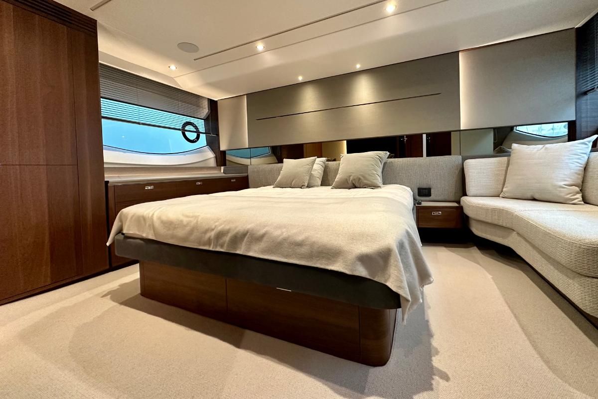 2023 Princess 62 
