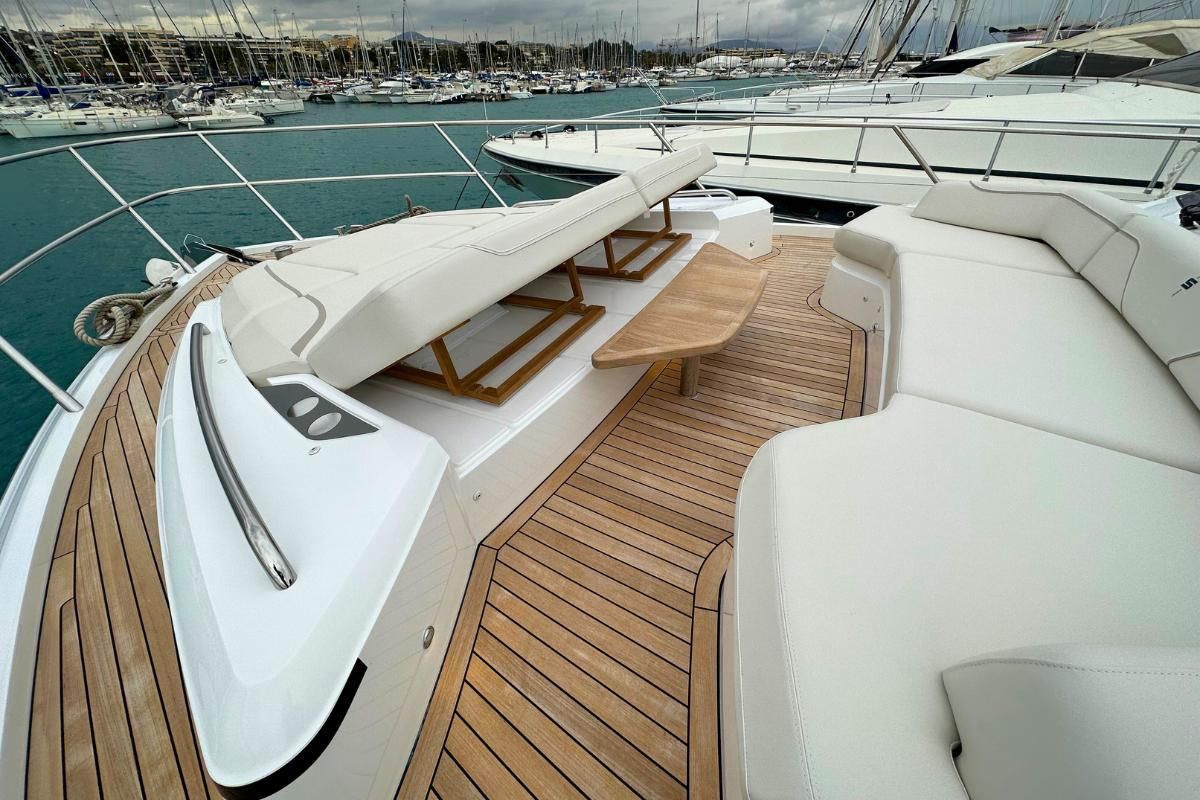2023 Princess 62 