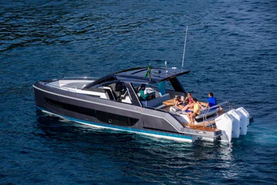 2025 Schaefer V44