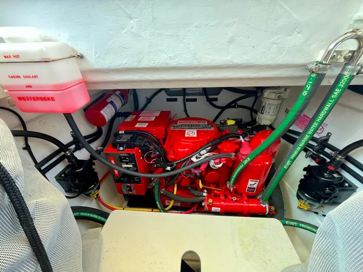 Waterlee Yacht Photos Pics 