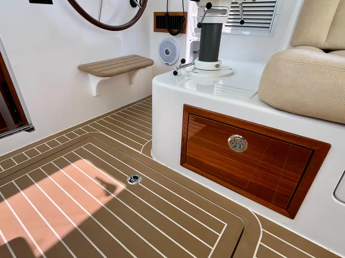 Waterlee Yacht Photos Pics 