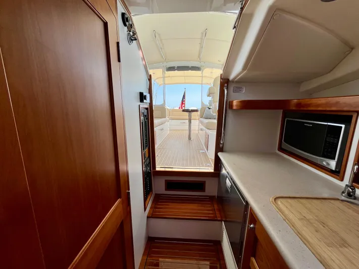 Waterlee Yacht Photos Pics 