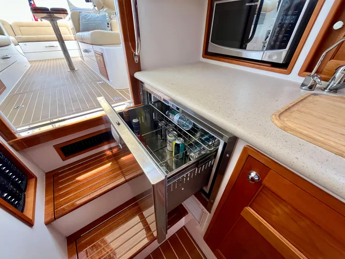 Waterlee Yacht Photos Pics 