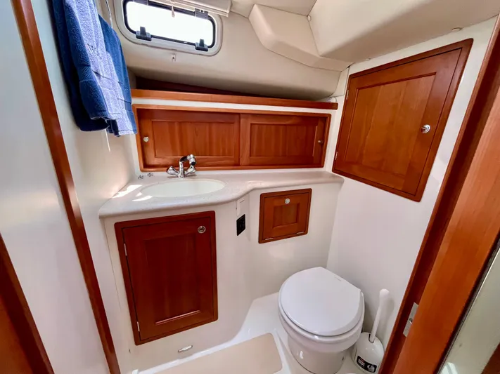 Waterlee Yacht Photos Pics 