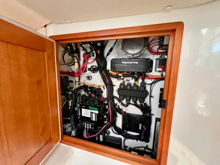 Waterlee Yacht Photos Pics 