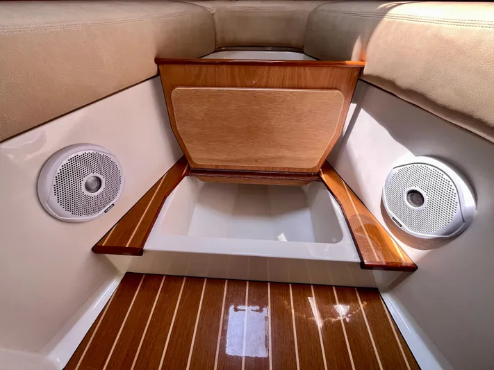 Waterlee Yacht Photos Pics 