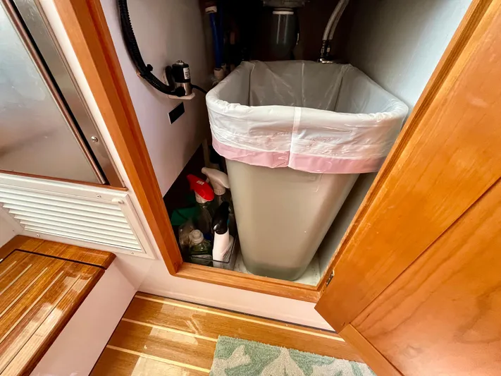 Waterlee Yacht Photos Pics 