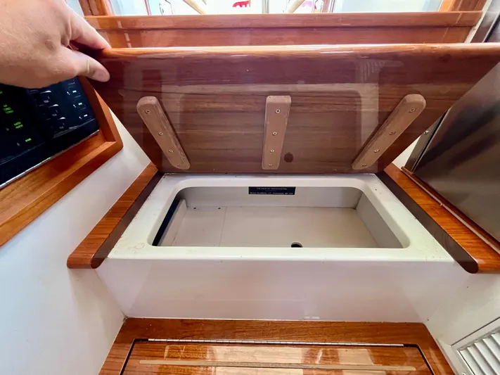 Waterlee Yacht Photos Pics 