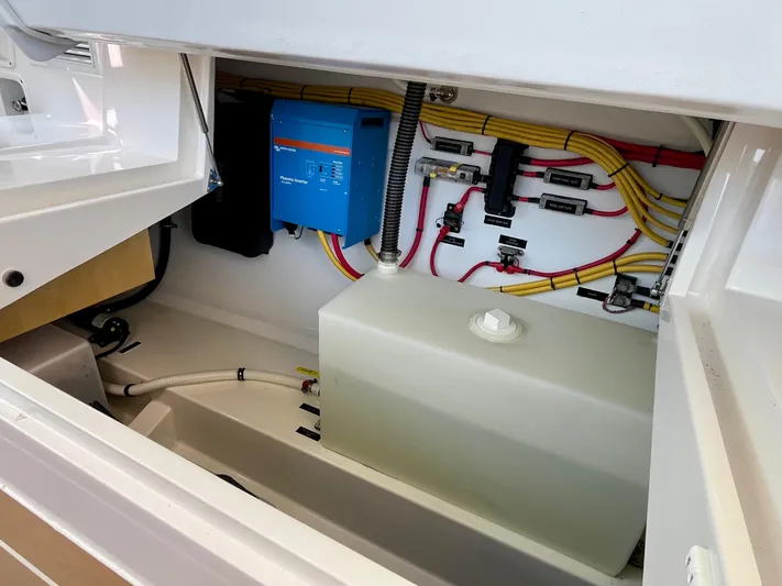 Waterlee Yacht Photos Pics 