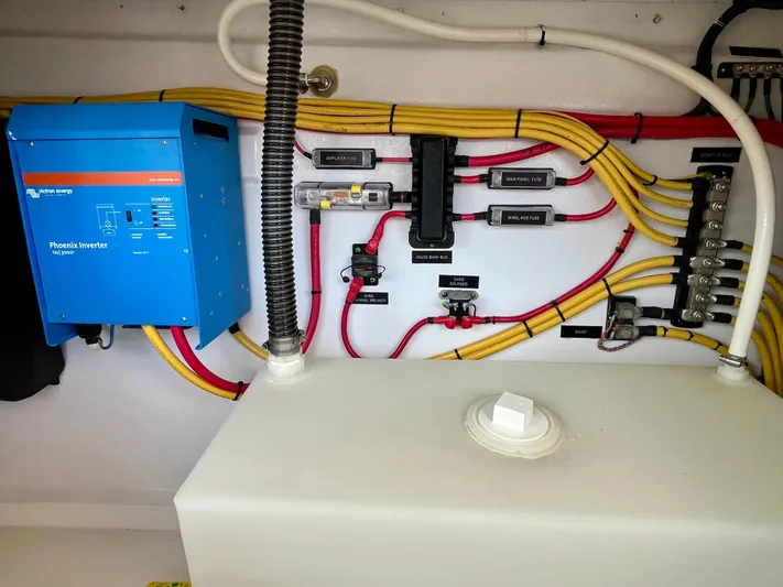 Waterlee Yacht Photos Pics 