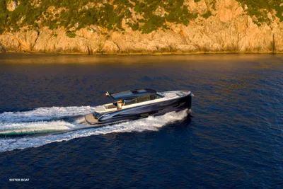 2025 Solaris Power 60 Coupe