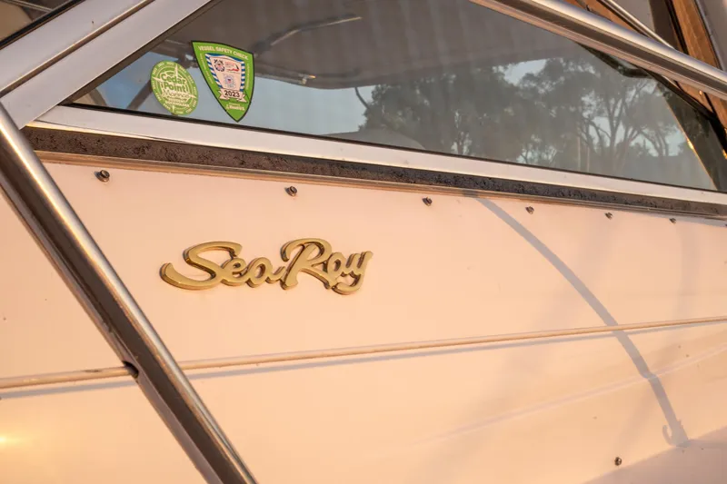  Yacht Photos Pics Sea Ray Emblem