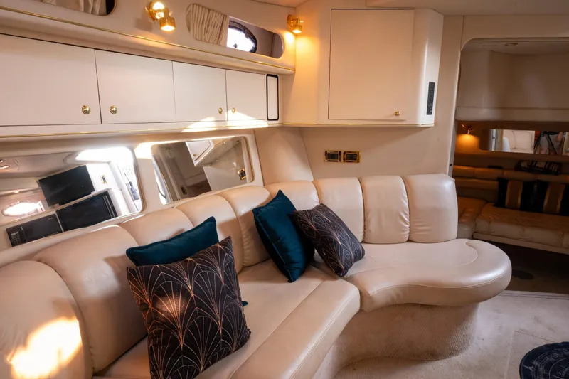  Yacht Photos Pics Salon Seating