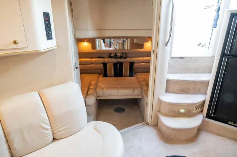  Yacht Photos Pics Aft Cabin entrance