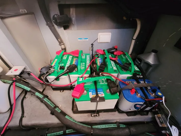  Yacht Photos Pics Batteries