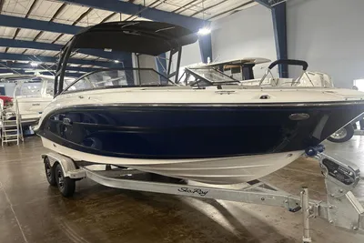 Sea Ray SPX 210 Outboard