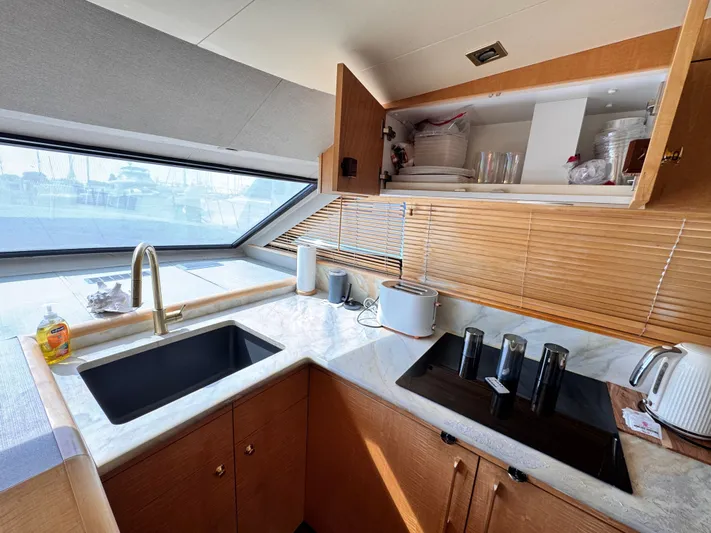 Aqua Alta Yacht Photos Pics 