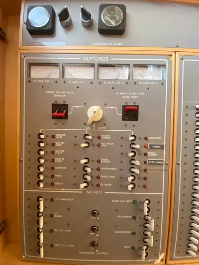 Aqua Alta Yacht Photos Pics 