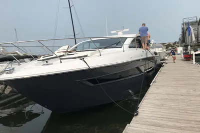 Cruisers Yachts 46 Cantius