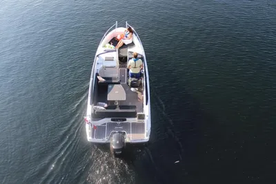 2024 Parker 690 Bow Rider