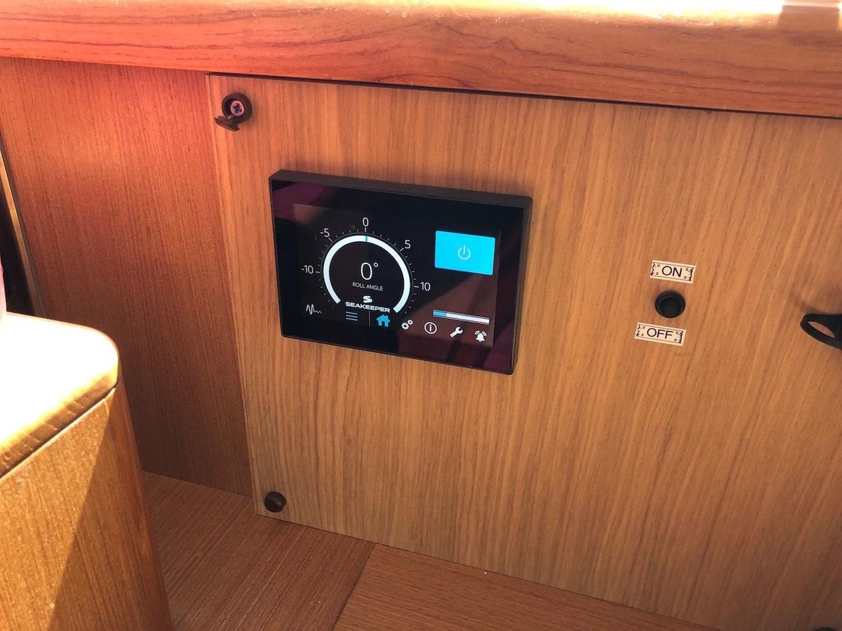 2007 Mochi Craft 64 