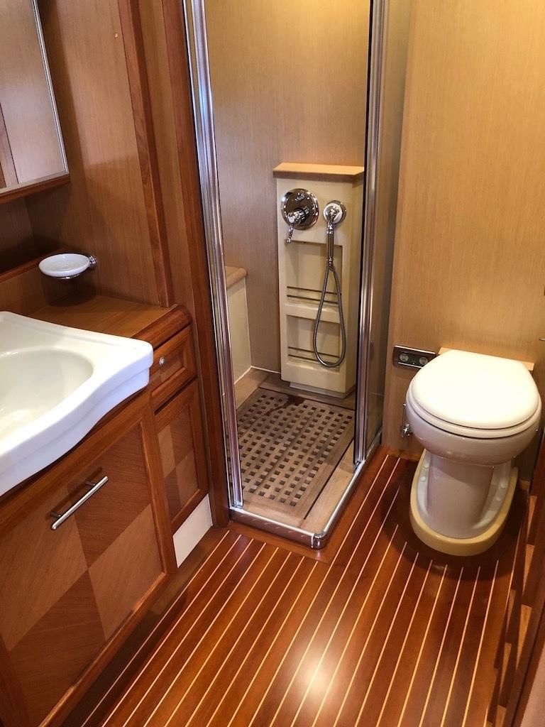 2007 Mochi Craft 64 