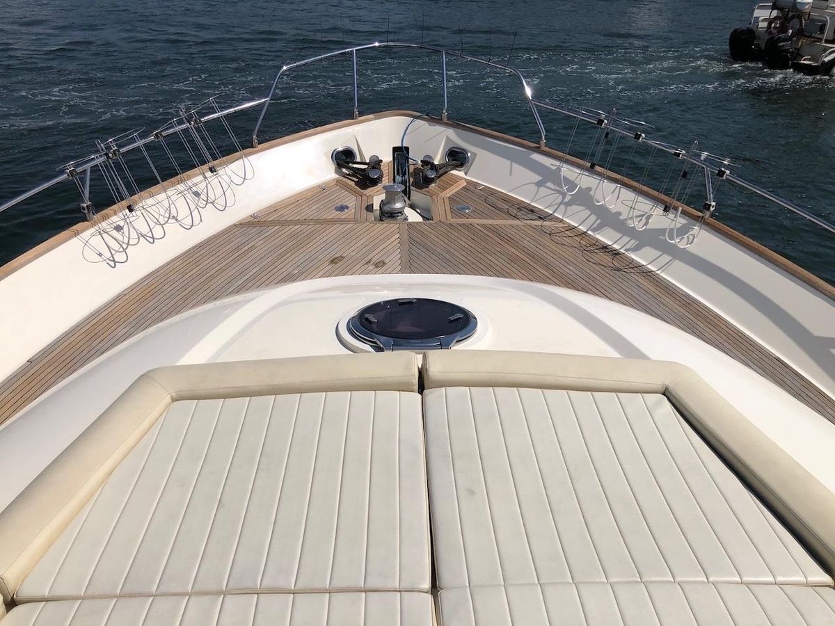 2007 Mochi Craft 64 