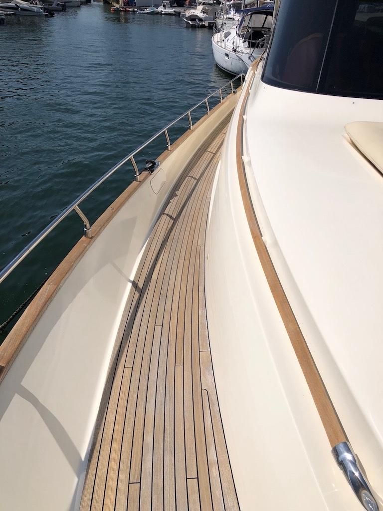2007 Mochi Craft 64 