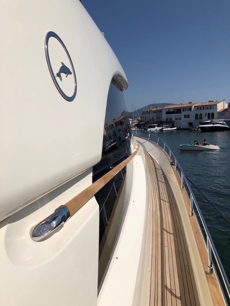 2007 Mochi Craft 64 