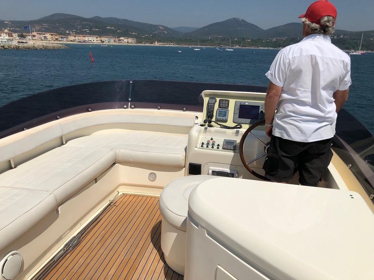 2007 Mochi Craft 64 