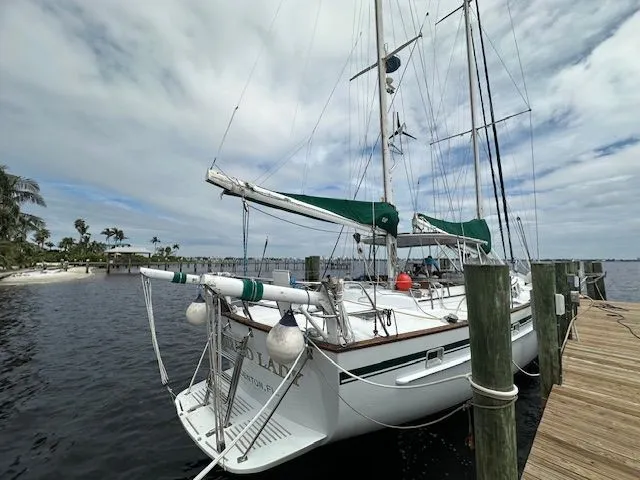 Emerald Lady Yacht Photos Pics 