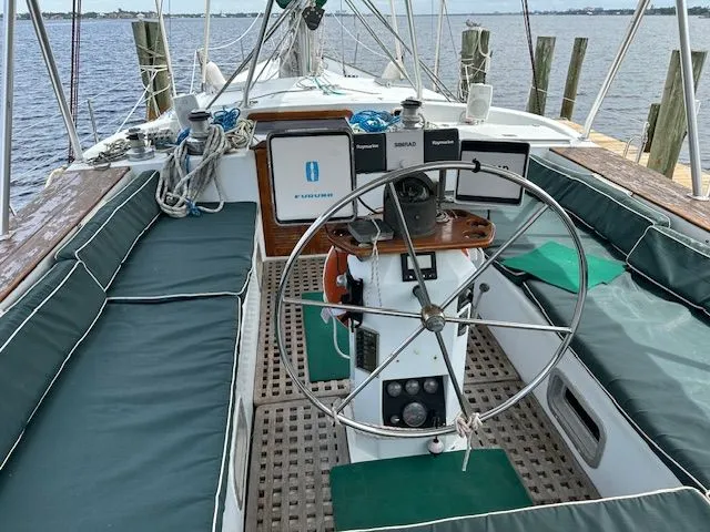 Emerald Lady Yacht Photos Pics 