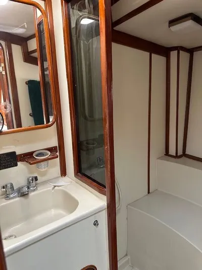 Emerald Lady Yacht Photos Pics 