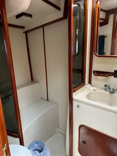 Emerald Lady Yacht Photos Pics 