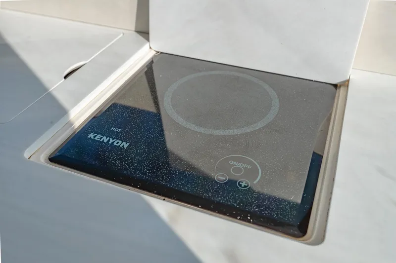  Yacht Photos Pics Kenyon cooktop on 2021 Regal 36 Grande Coupe yacht.