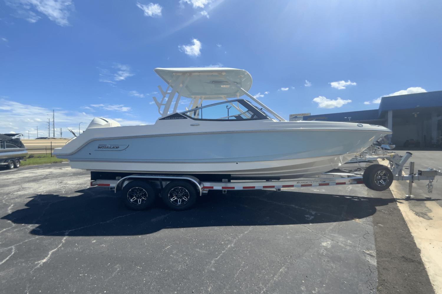 2024 Boston Whaler 240 Vantage Sport Fishing For Sale YachtWorld   8897751 951836858 0 250920231232 0 