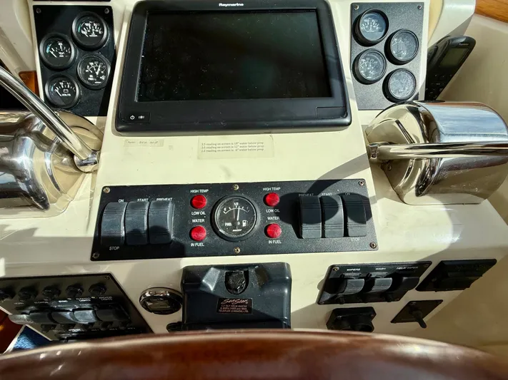 Gulf Kart Lll Yacht Photos Pics Control panel of a 2003 Sabre 36 boat.