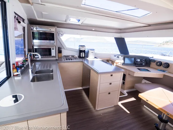 Blue Kite Yacht Photos Pics 