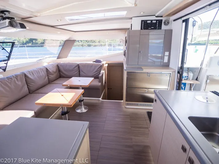 Blue Kite Yacht Photos Pics 