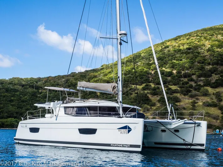 Blue Kite Yacht Photos Pics 