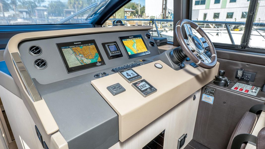 2017 Azimut 50 Flybridge