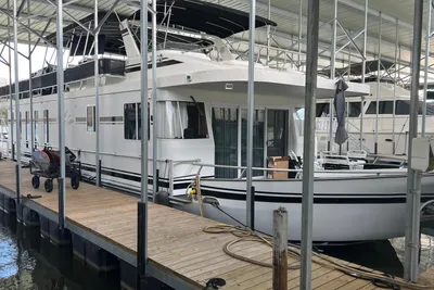 Monticello River Yacht