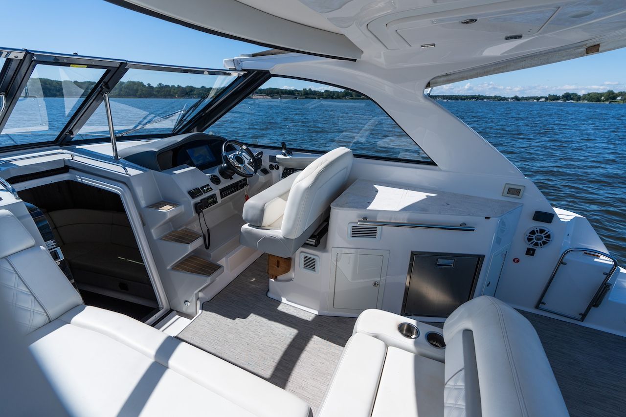 2019 Regal 35 Sport Coupe